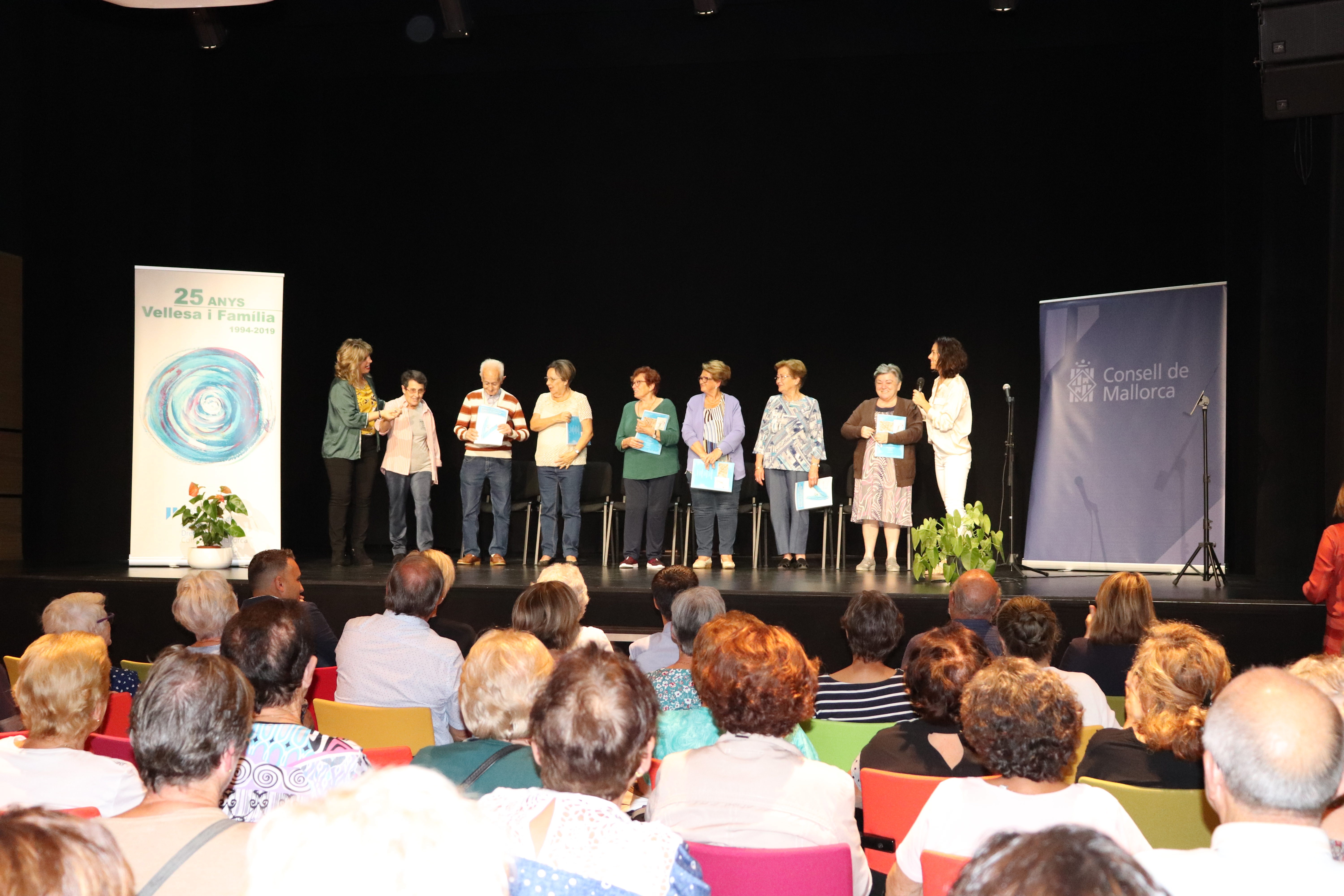 Presentación del nuevo libro de los talleres de Estimulación Cognitiva del IMAS en Sant Llorenç