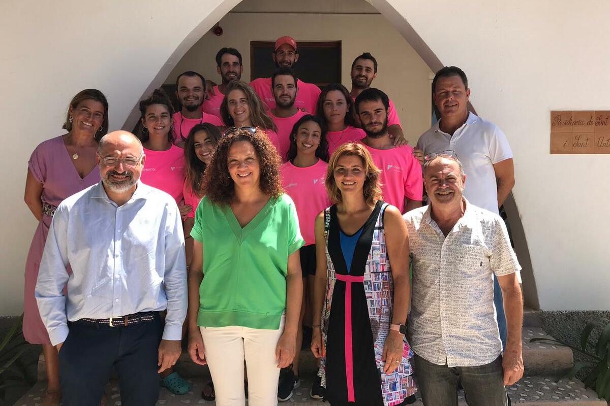 La presidenta Cladera, el conseller Serra y los directores insulares Portells y Jofre en  l'Acampaesport en Artà.