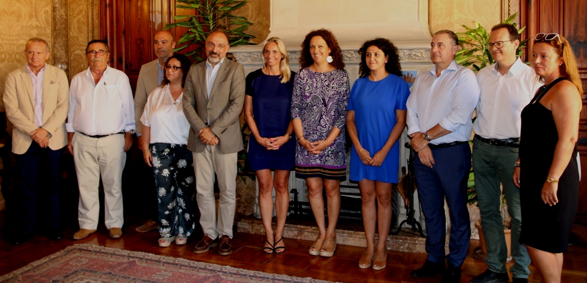 La presidenta Catalina Cladera rep els representants de la Federació Empresarial Hotelera de Mallorca