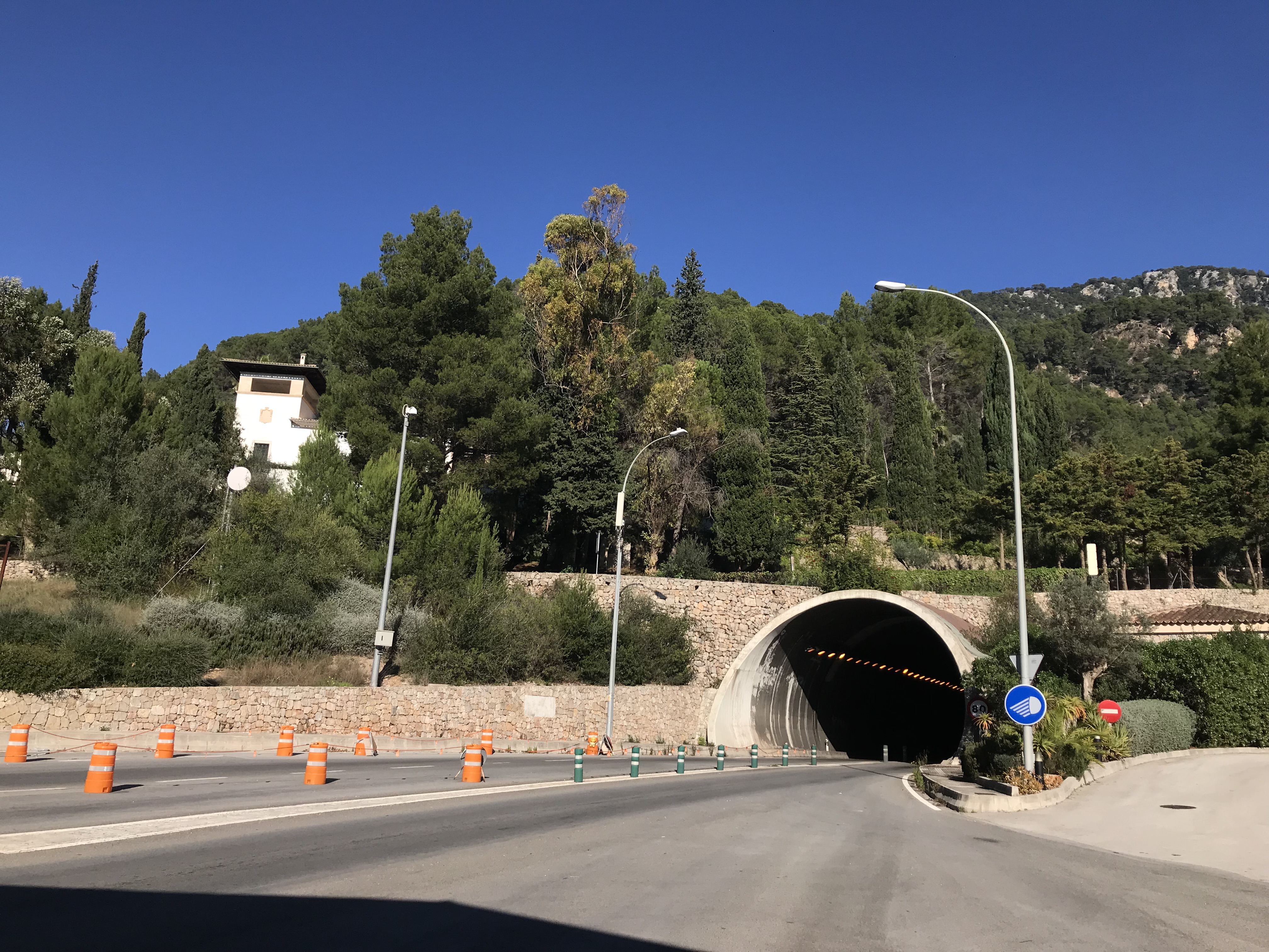 El Consell de Mallorca instal·la un sistema per a millorar la seguretat del túnel de Sóller