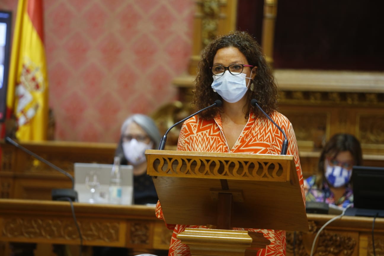 La presidenta Catalina Cladera durant el Debat de Política General del Consell de Mallorca.