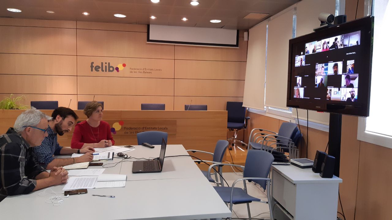 Jaume Alzamora i Àlex Segura han explicat als ajuntaments les mesures d’adequació de les activitats de lleure educatiu per a l’estiu 2020.