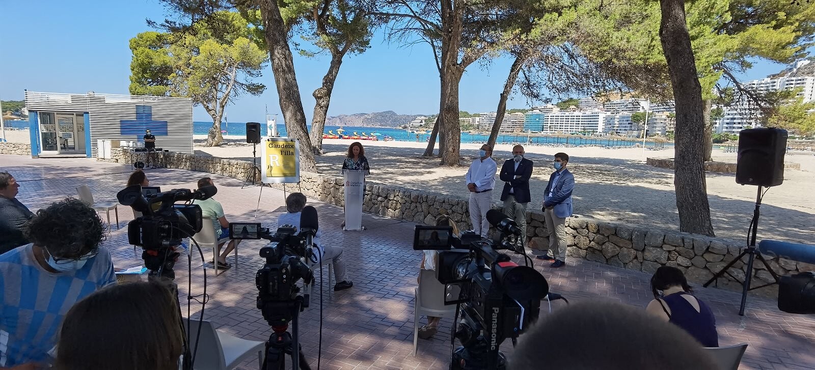 El Consell de Mallorca ha presentat avui «Gaudeix l’illa», un programa de vacances en família dirigit als col·lectius essencials que han estat imprescindibles durant l’estat d’alarma.