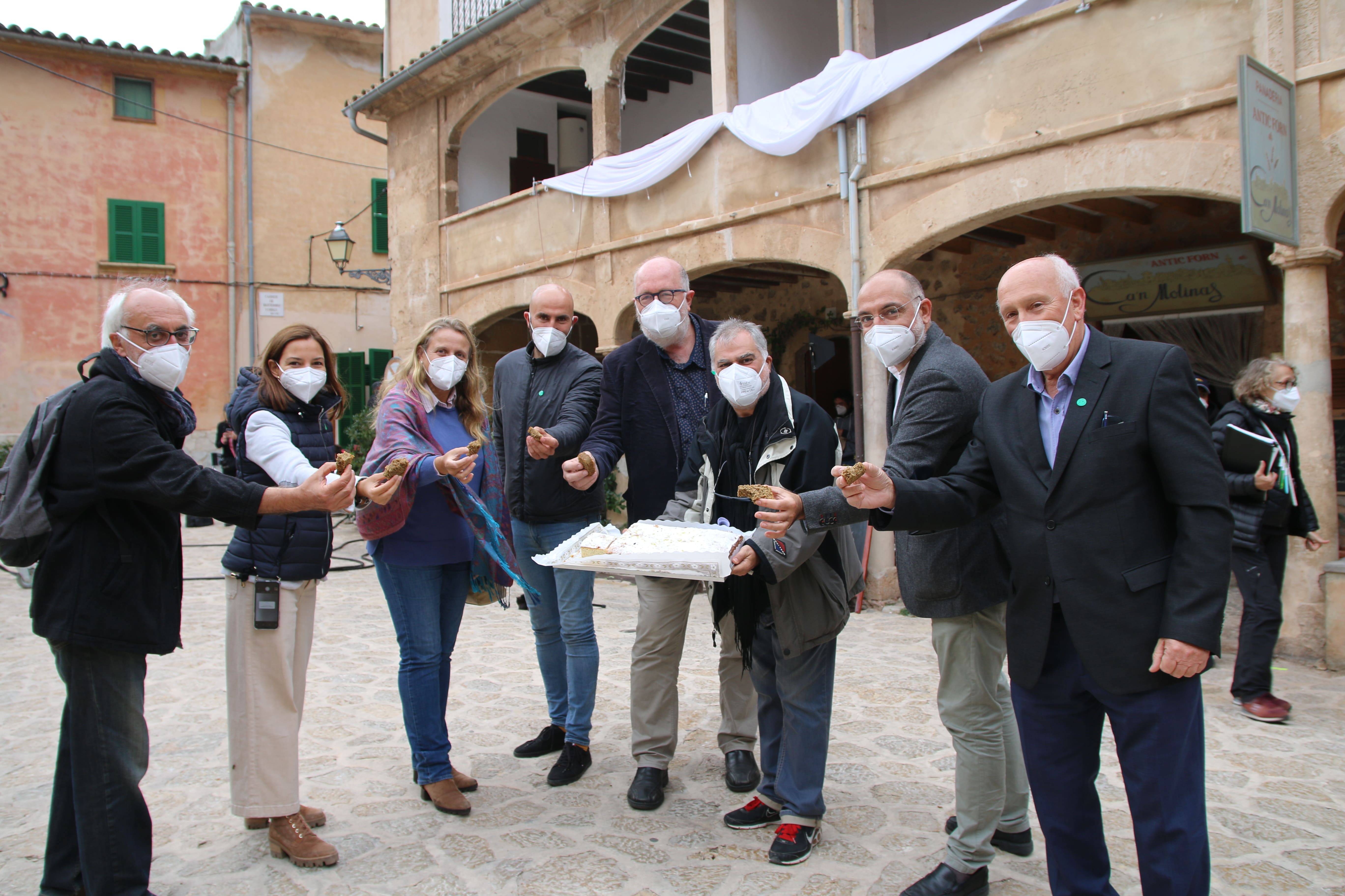 Visita de l'equip de Turisme i Esports del Consell al rodatge de Pan de limón con semillas de amapola.