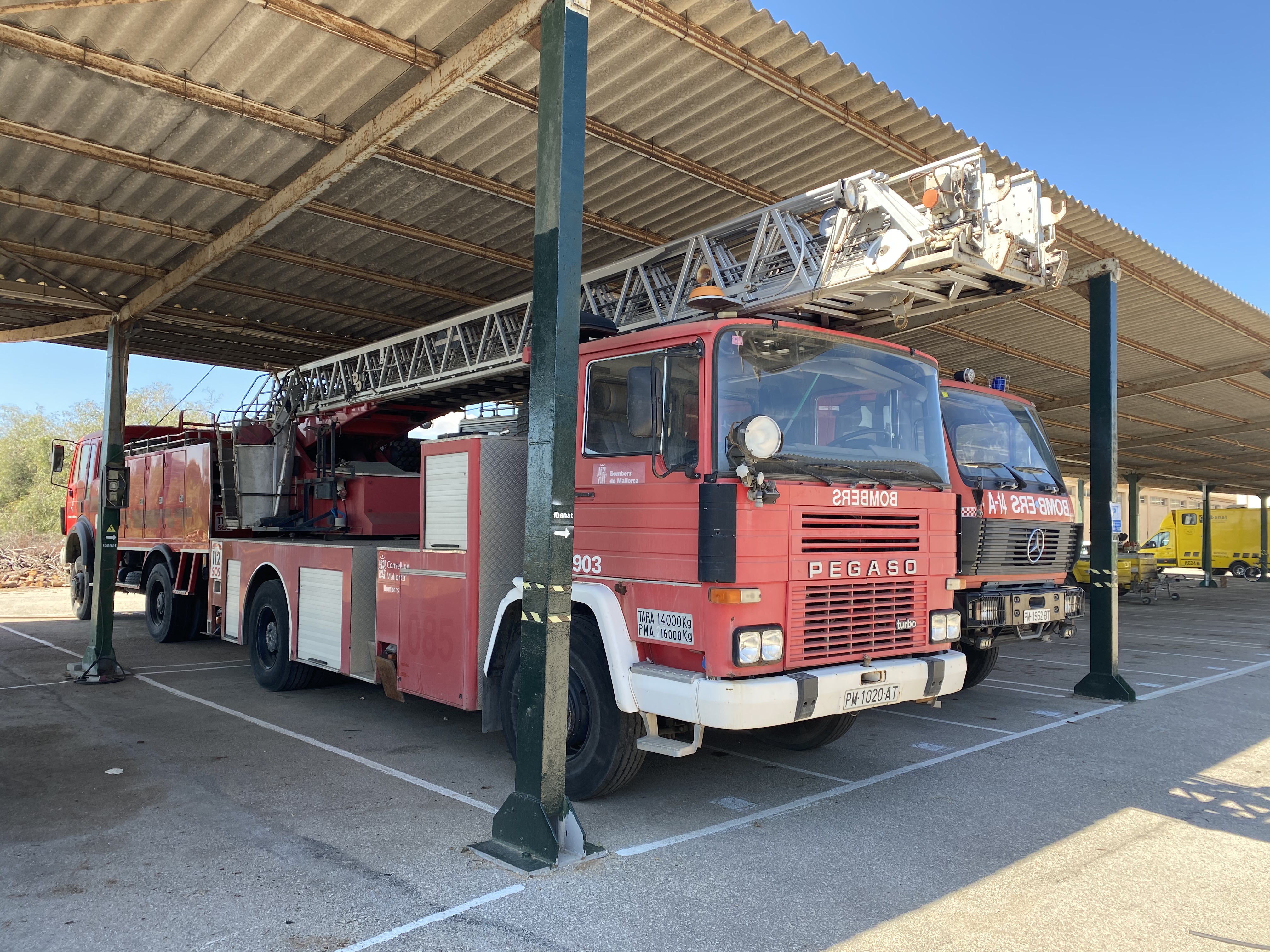 Camión de bomberos cedido al Fons Mallorquí.