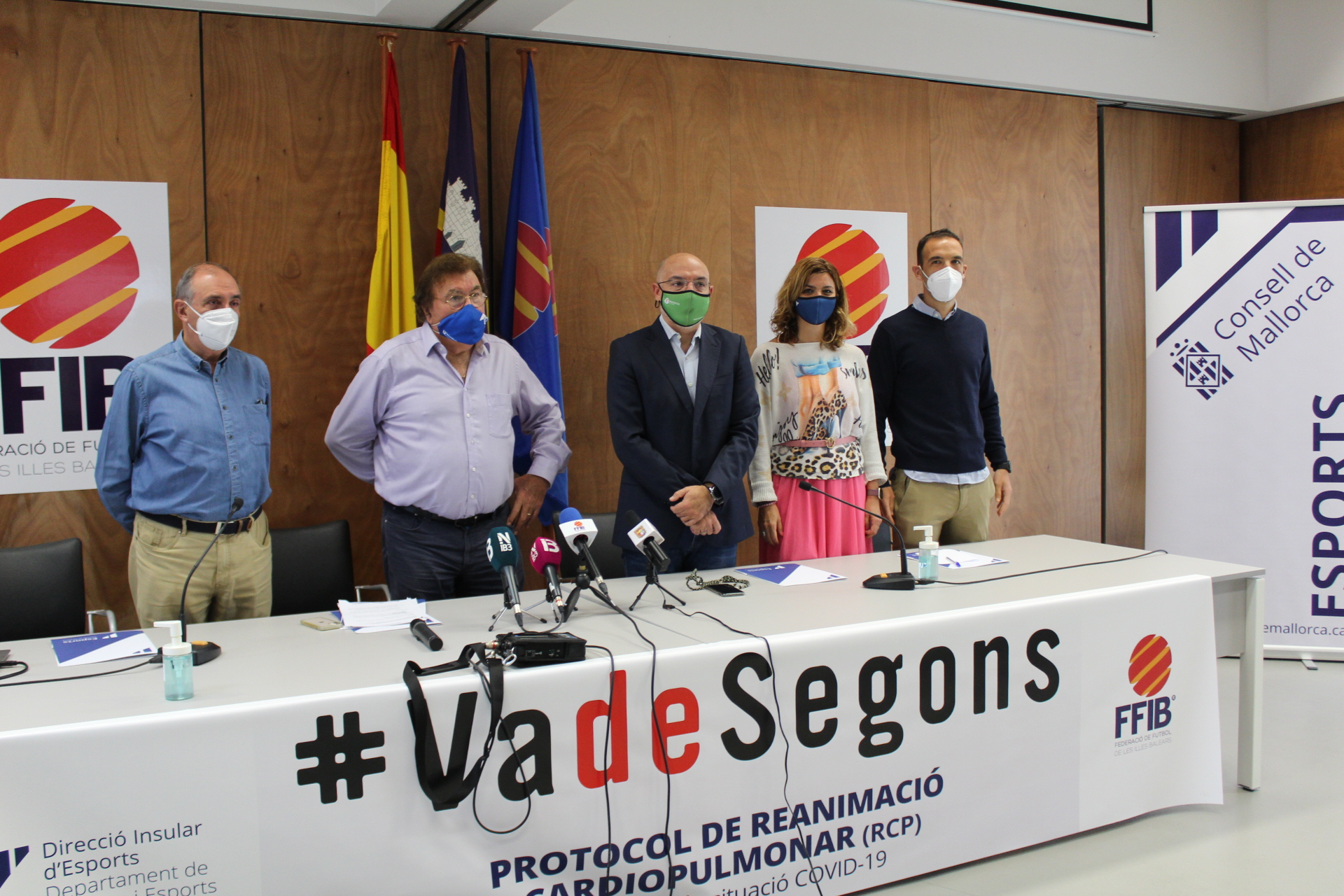 Presentación de la campaña #VadeSegons.