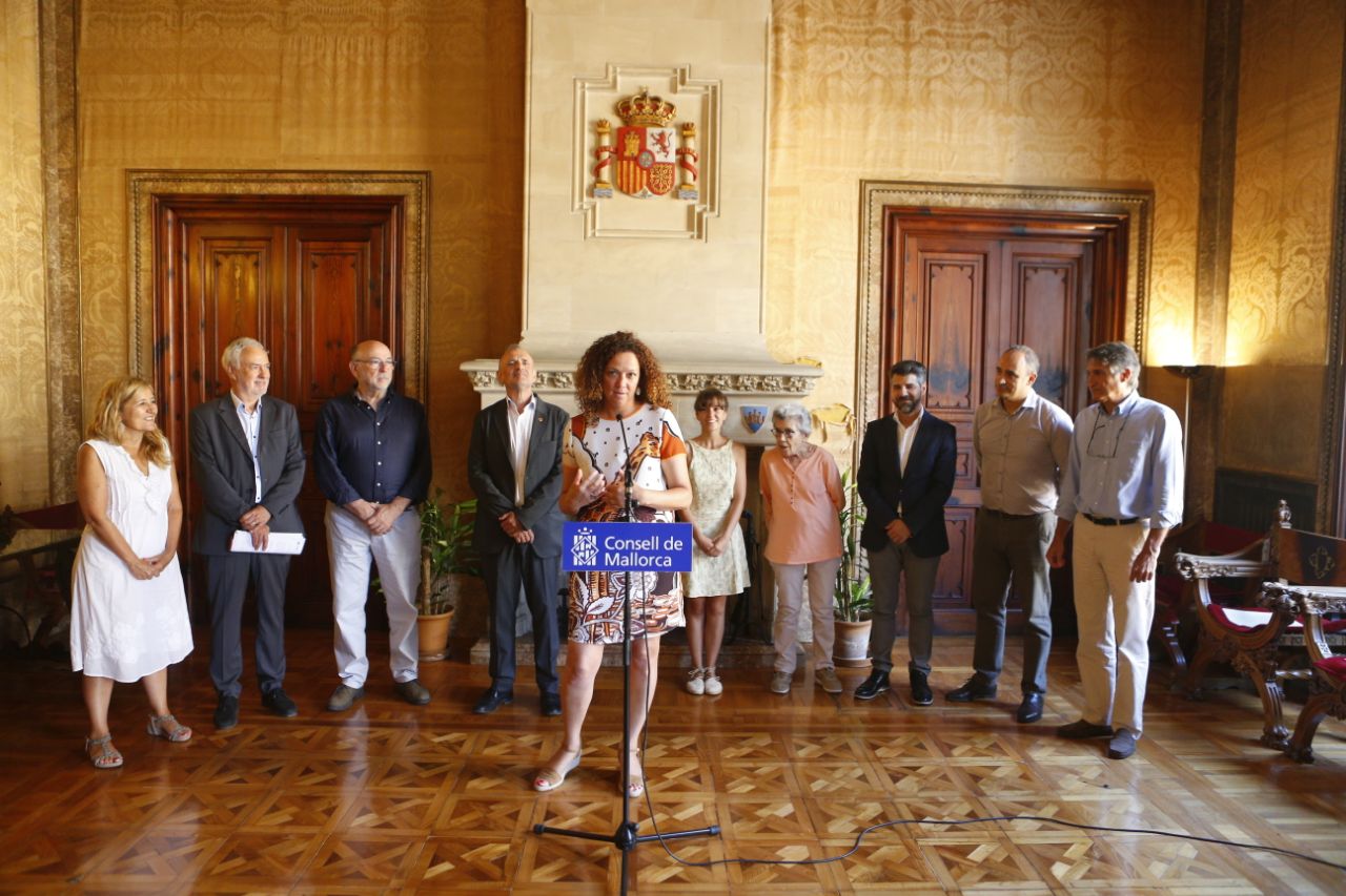 Firma del conveni de col·laboració amb la Universitat de les Illes Balears per la beca Clara Hammerlv.
