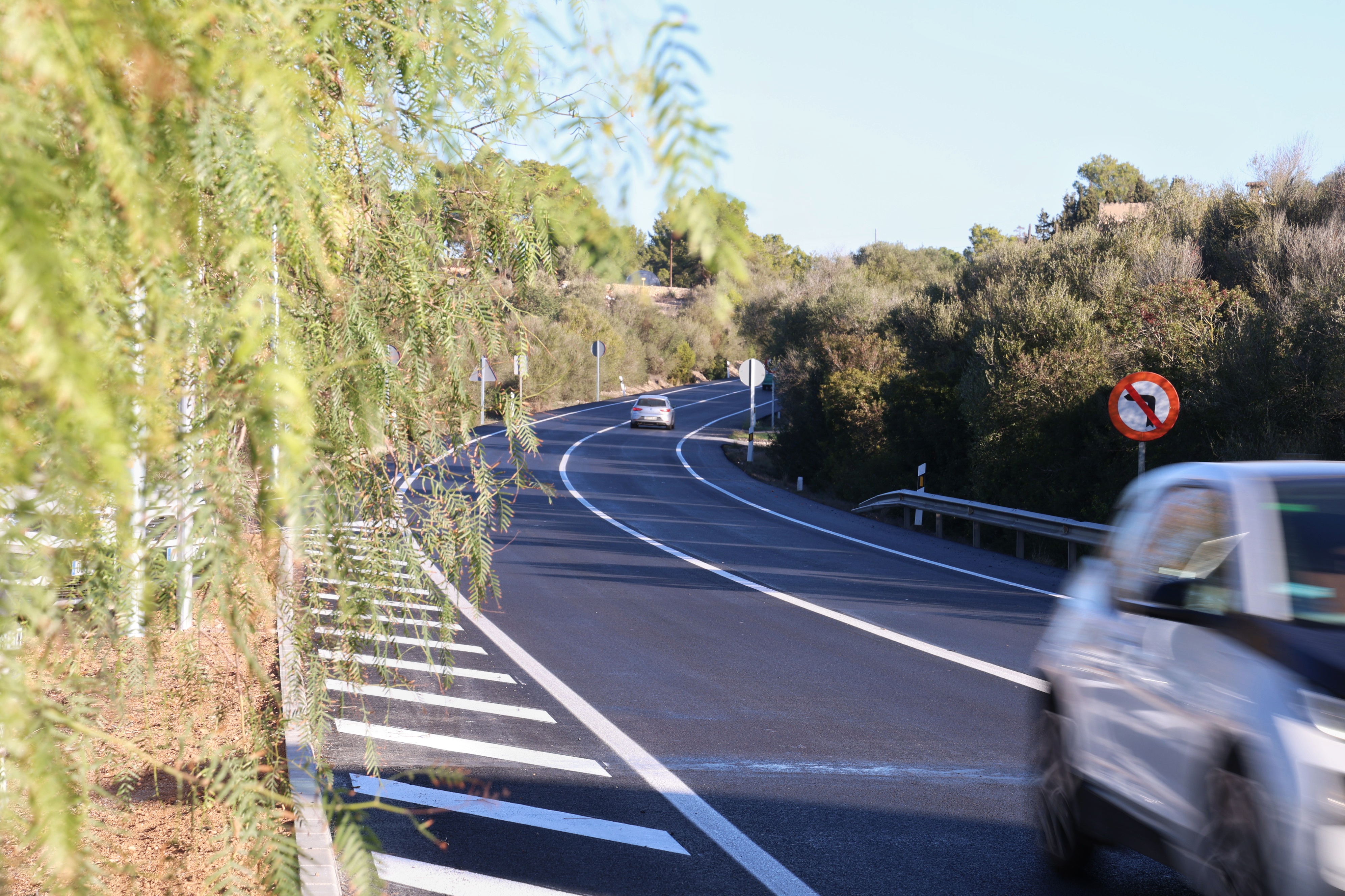 El presidente del Consell de Mallorca, Llorenç Galmés, inaugura las obras de remodelación de la carretera Ma-14, de Manacor a Felanitx.