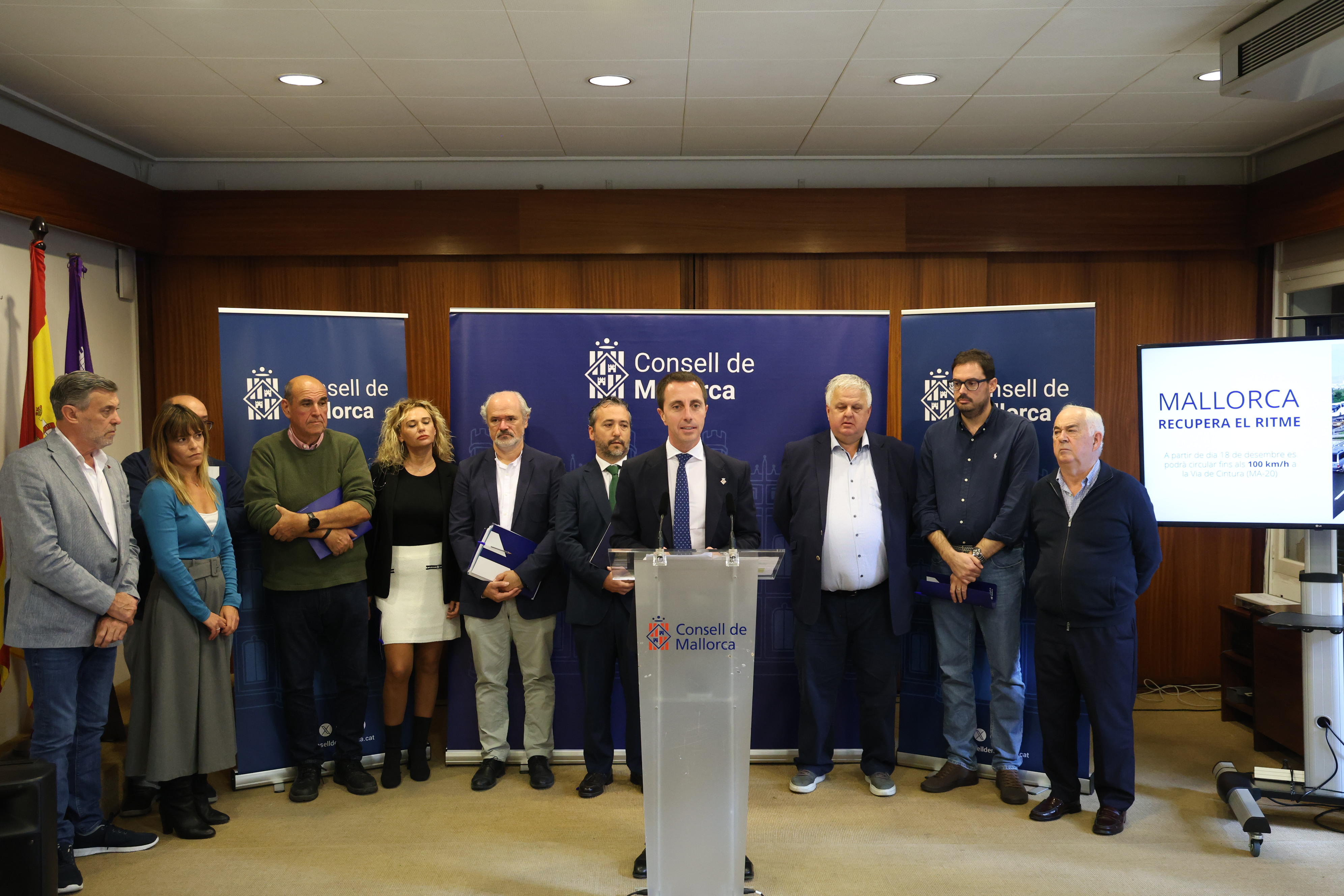 El president del Consell, Llorenç Galmés, durant la roda de premsa després de rebre el suport del sector del transports de Mallorca.