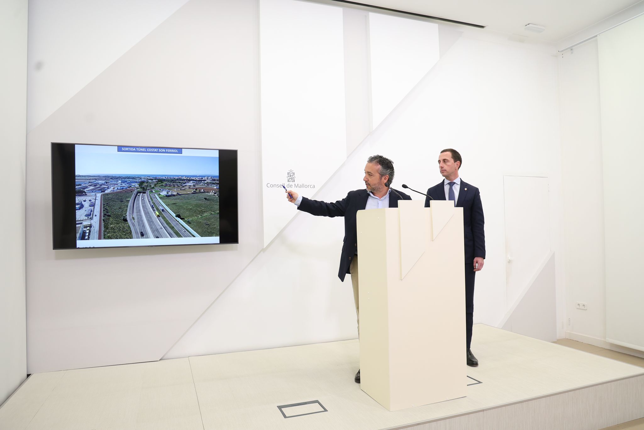 El conseller de Territori, Mobilitat i Infraestructures, Fernando Rubio, presenta el Tram I del segon cinturó.