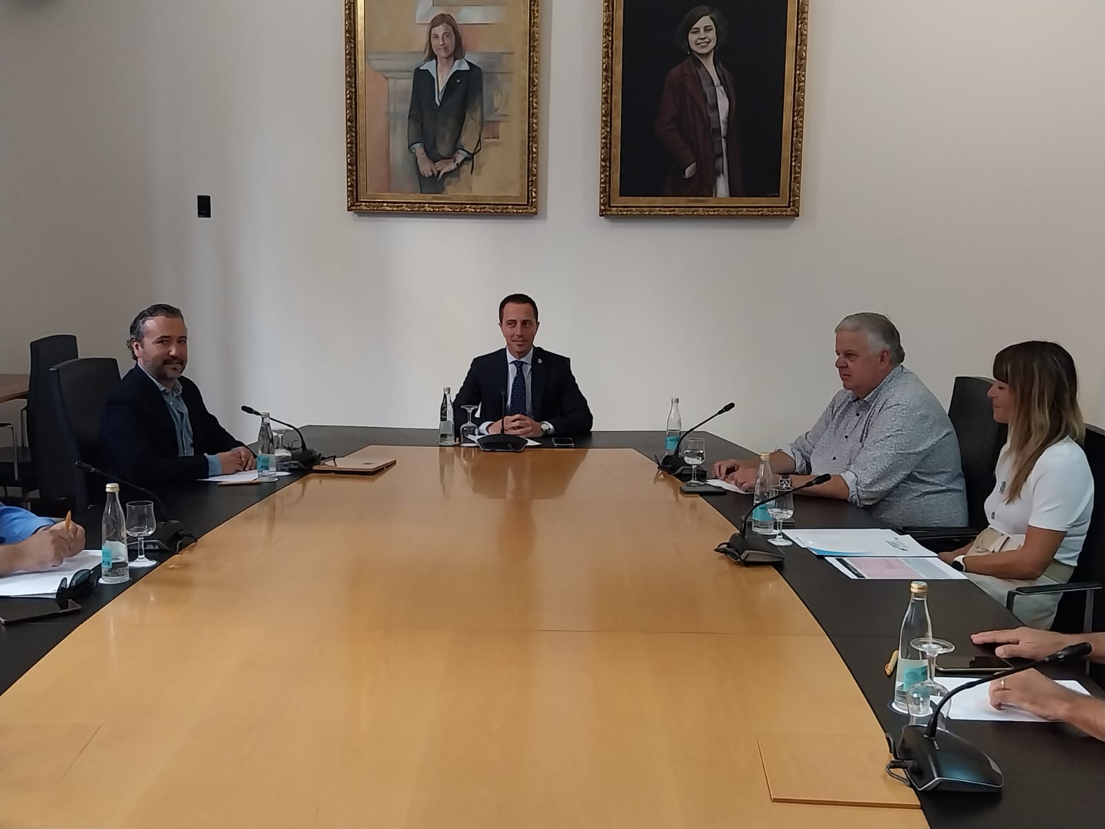 Reunión del presidente Galmés y el conseller Rubio con la FEBT.