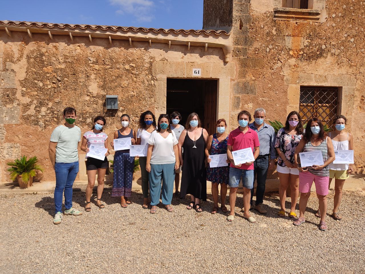 Fotografia de grup amb l'alumnat del curs organitzat per Damià Mulet. 