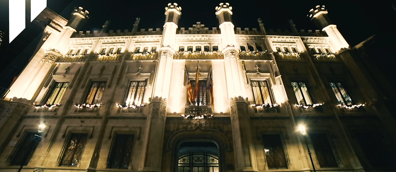 Vídeo de l'encesa de llums del Palau del Consell.