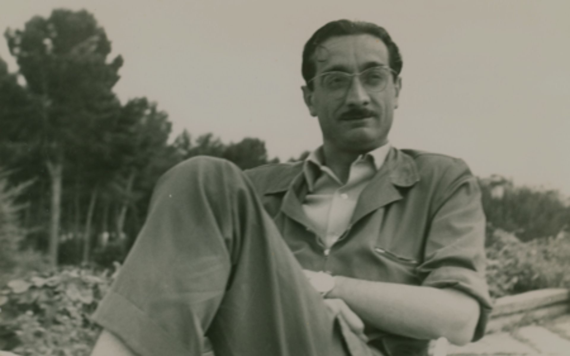 Imatge de Joan Fuster l’any 1959 a Formentor