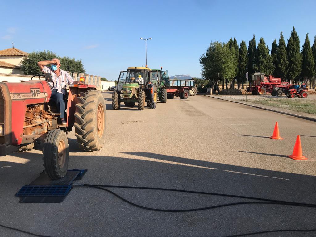 Mobilitat i Infraestructures acorda amb Asaja i Unió de Pagesos les inspeccions de vehicles agrícoles a la part forana