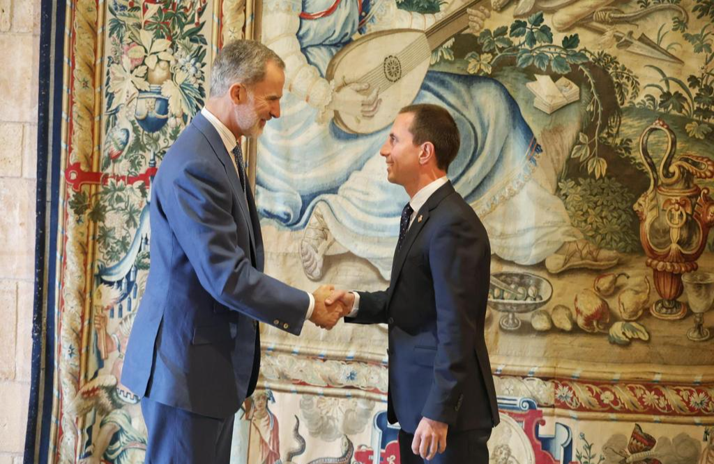 El rei Felip VI rep en audiència el president del Consell de Mallorca, Llorenç Galmés. 