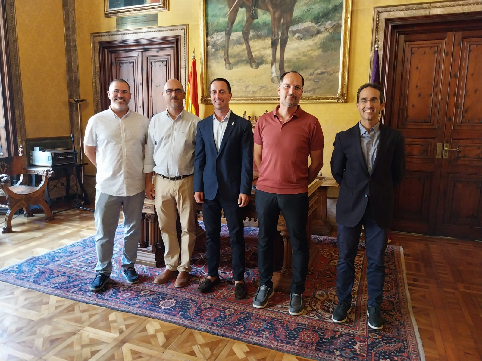 Audiència del president del Consell de Mallorca, Llorenç Galmés, amb el conseller de Benestar Social, Guillermo Sánchez, i els representants d'EAPN-Illes Balears. 