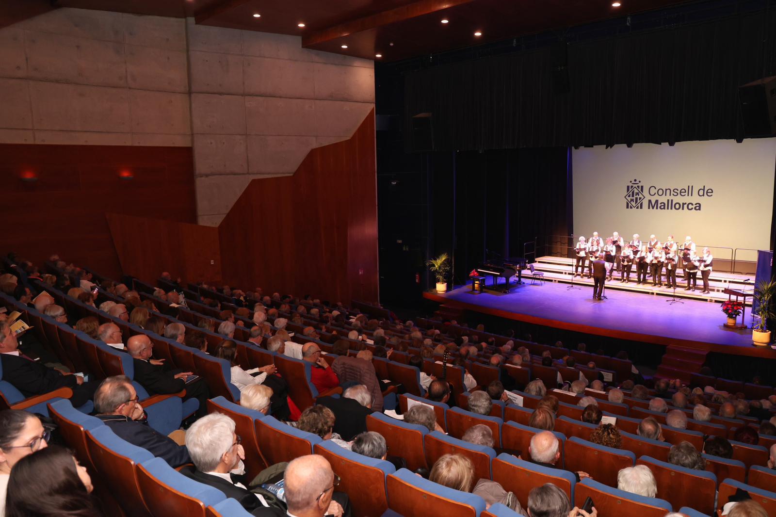 500 persones han gaudit de les actuacions a l'Auditorium d'Alcúdia