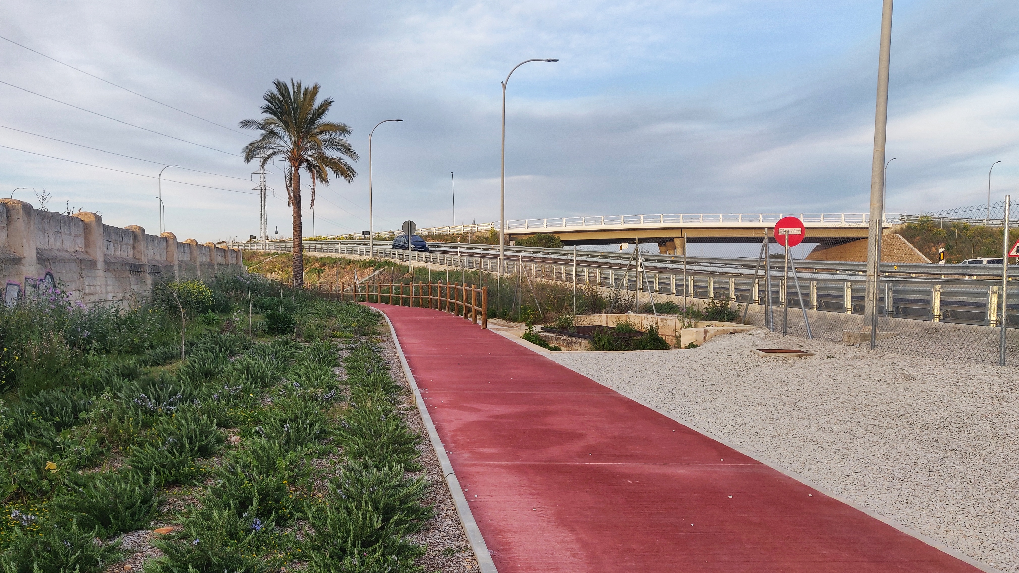 El guardó, que atorga el Ministeri per a la Transició Ecològica i el Repte Demogràfic, reconeix el compromís del Consell de Mallorca per fer més segurs els desplaçaments en bicicleta. 