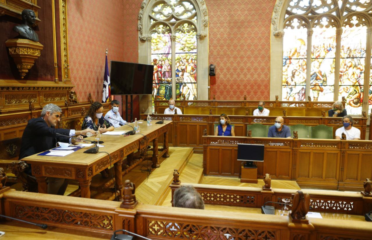Reunión para plantear el escenario para la reducción de la temporalidad de la ocupación pública en el Consell de Mallorca con los sindicatos UGT, CCOO, CSIF, USO y STEI