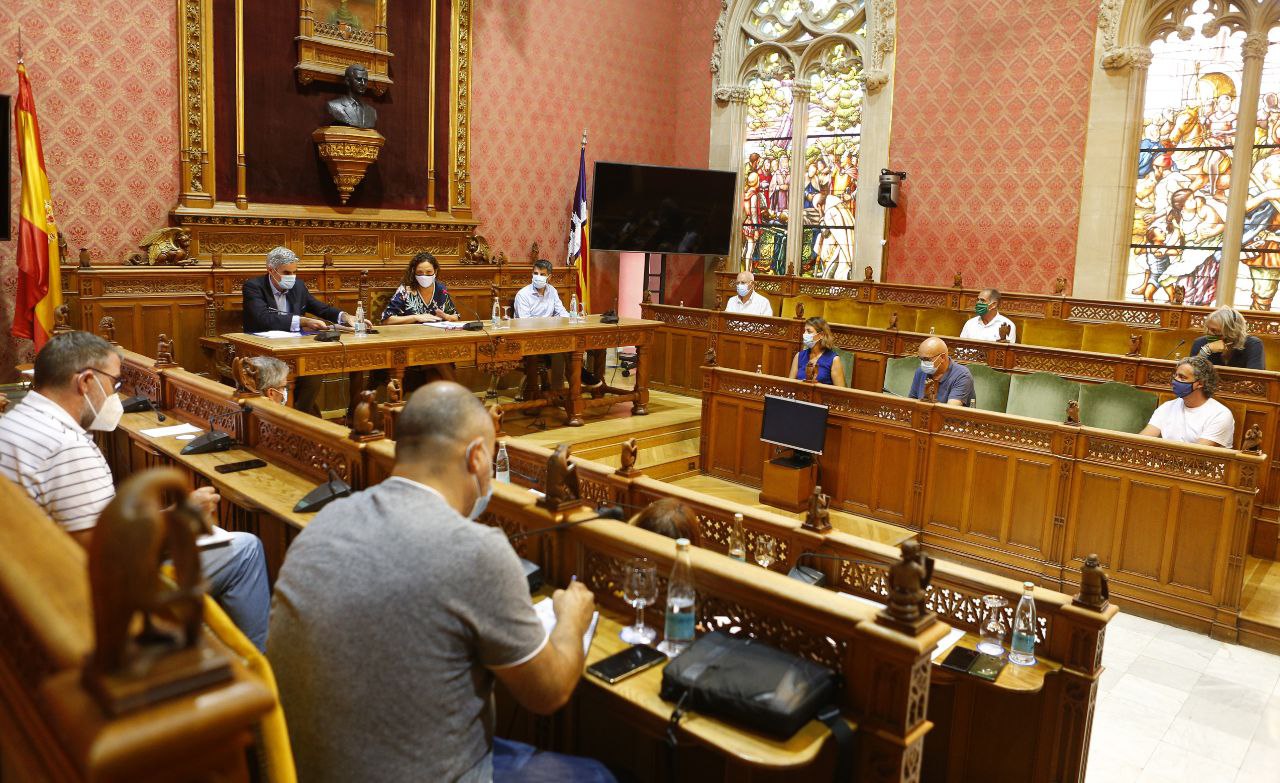Reunió per plantejar l’escenari per a la reducció de la temporalitat en l'ocupació pública al Consell de Mallorca amb els sindicats UGT, CCOO, CSIF, USO i STEI