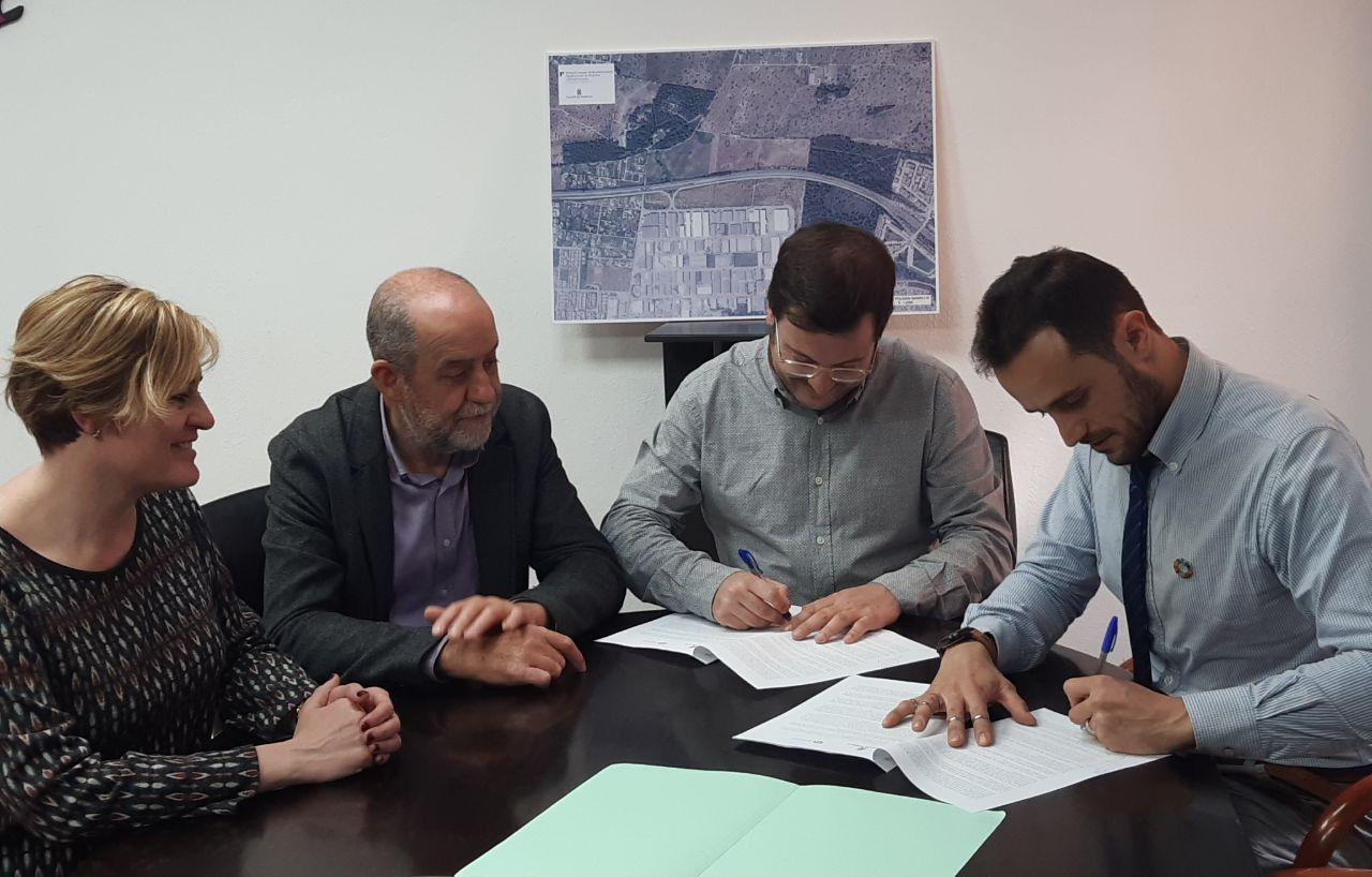 El Consell i l’Ajuntament de Marratxí signen el conveni per cedir uns terrenys per al nou accés al polígon. 