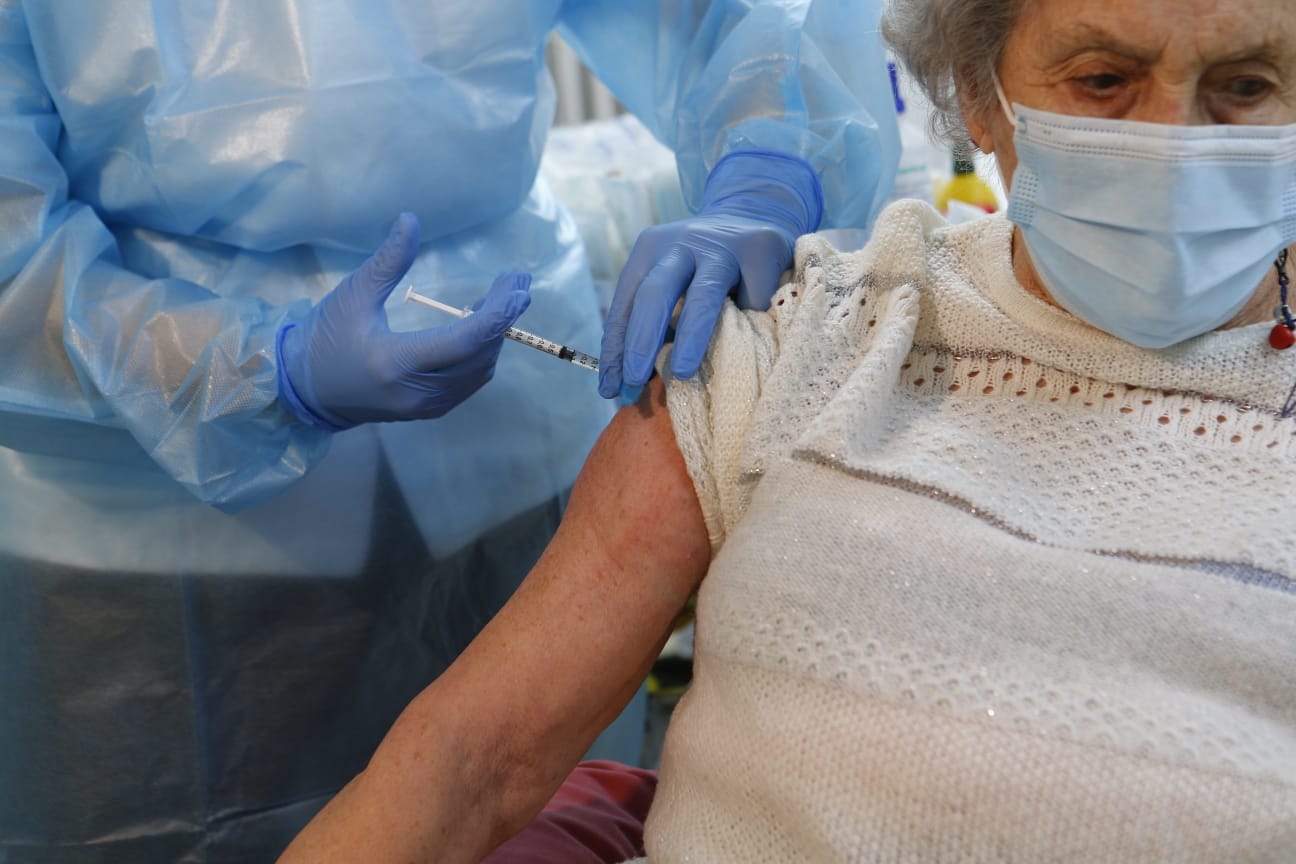 Més de 1.700 persones es vacunen avui contra la Covid-19 a les residències de Mallorca
