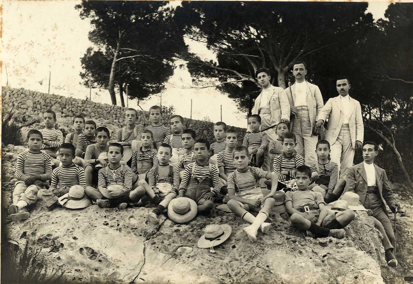 II-711/2 Fotografies de les colònies escolars de nins al Port de Sóller (1918-1919)